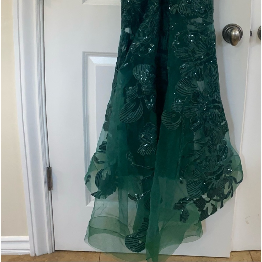 Emerald Green Lace Appliqué Evening Gown - Picture 5 of 6